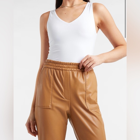 Body Contour Compression Silky V-Neck Thong Bodysuit in Peony - Size L - Picture 2 of 10